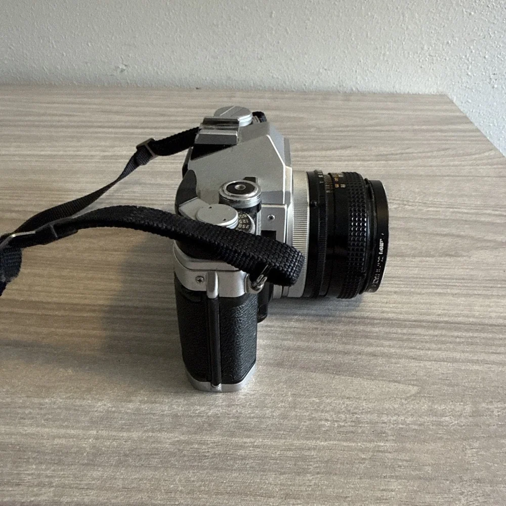 Canon AE-1 SLR 35mm Film Camera w/ Canon Lens FD 50mm F1.8!l Tested Works
